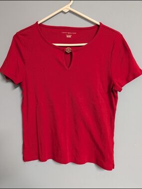 Tommy Hilfiger Red Short-Sleeve Keyhole Tee with Logo Accent